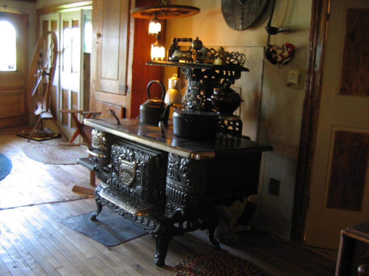 Au Vieux Foyer Bed & Breakfast Saint-Pierre-de-l'Ile-d'Orleans Exterior photo